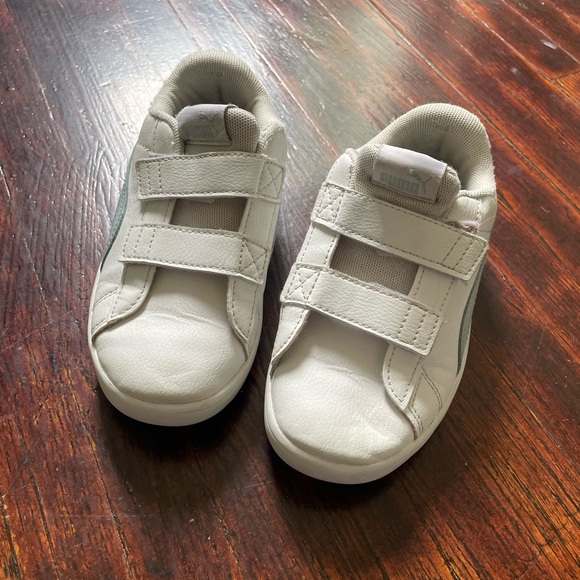Puma White Velcro Sneakers Minimalist Design - Picture 2 of 7
